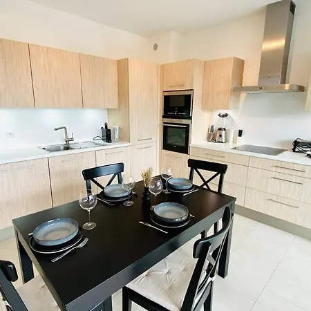 아파트 Spacious Flat In Kirchberg With Parking And Terrace -15